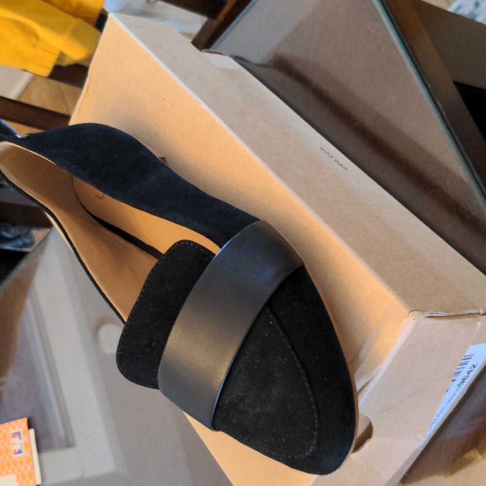🎉 SALE 🎉 NIB UGG JONETTE flats. New in box. 8 - Picture 5 of 10